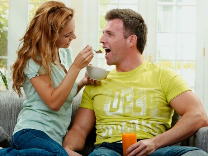 Une bonne alimentation est essentielle à la santé d'un homme, y compris sa santé sexuelle.